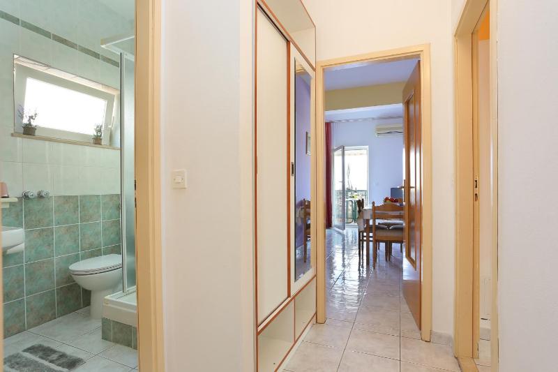 One-Bedroom Apartment with Balcony and Sea View image 2
