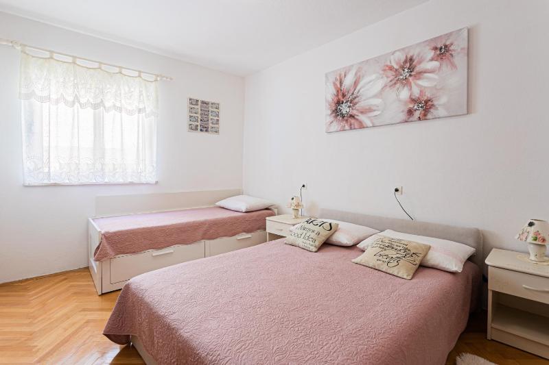 Apartments by the sea Zivogosce - Porat Makarska - 6899 - image 34
