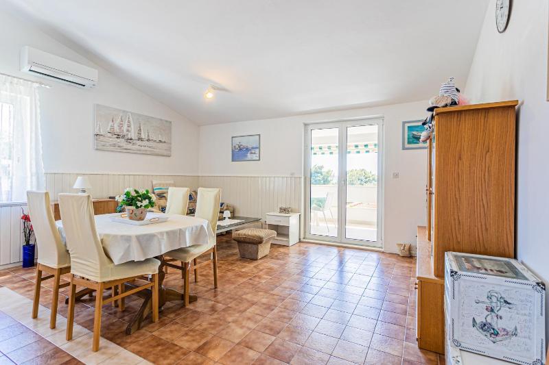 One-Bedroom Apartment with Terrace and Sea View image 1