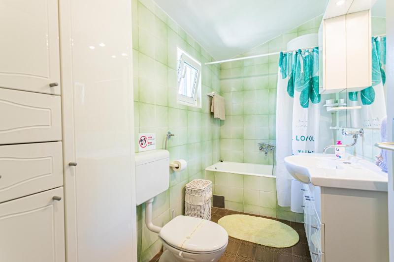 Apartments by the sea Zivogosce - Porat Makarska - 6899 - image 30
