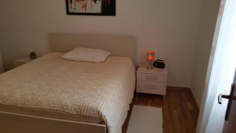 One-Bedroom Apartment with Terrace and Sea View image 1