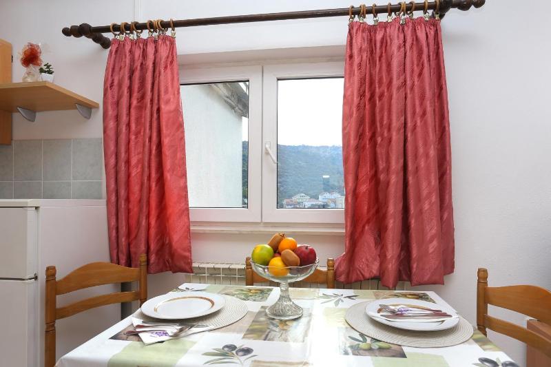 One-Bedroom Apartment image 2