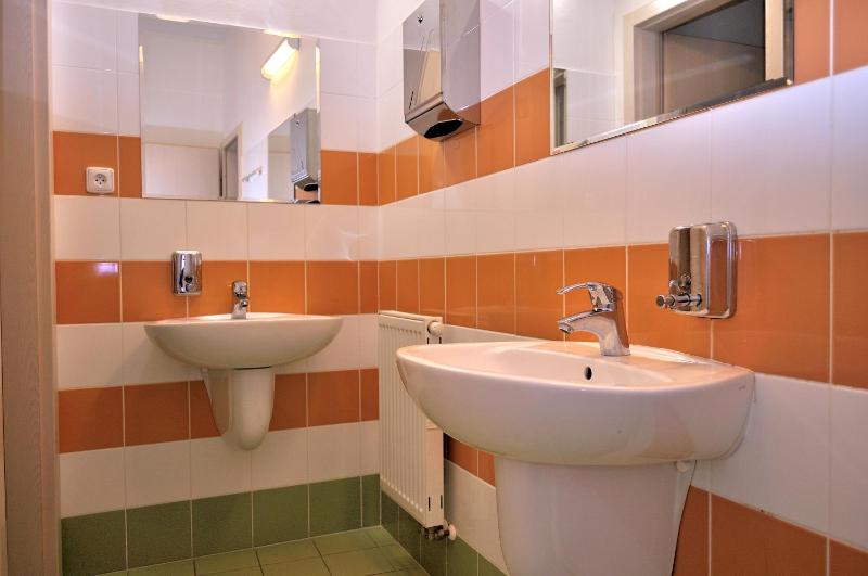 Quadruple Room with Shared Bathroom image 2