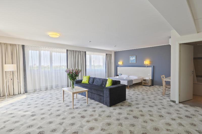 Aurora Hotel Klaipeda - image 38
