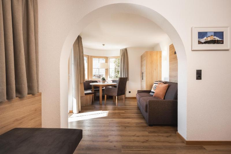 One-Bedroom Apartment image 3