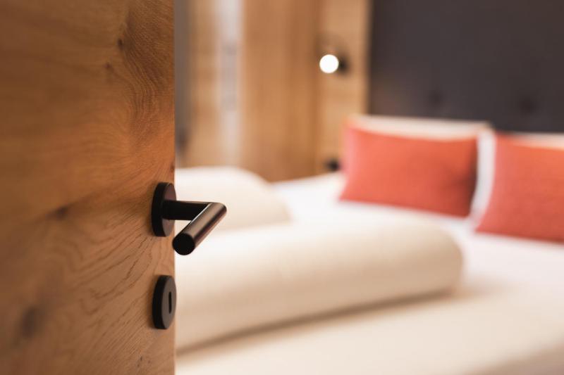 One-Bedroom Apartment image 1