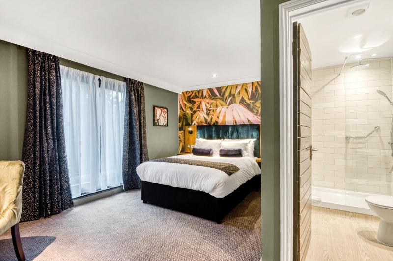 Double Room image 2