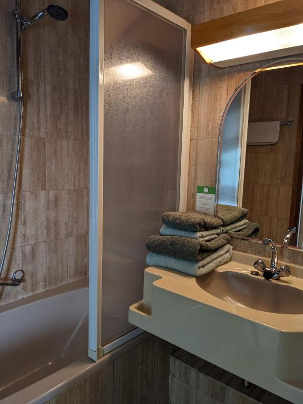 Budget Double Room image 3