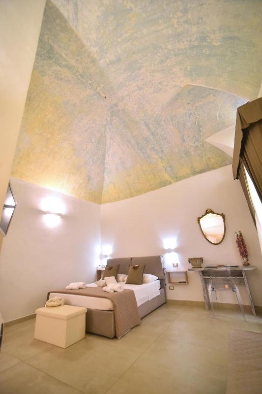 Superior King Room image 1