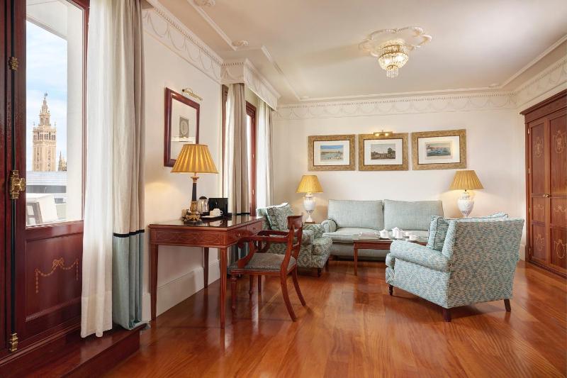 Deluxe Double Room with Terrace image 4