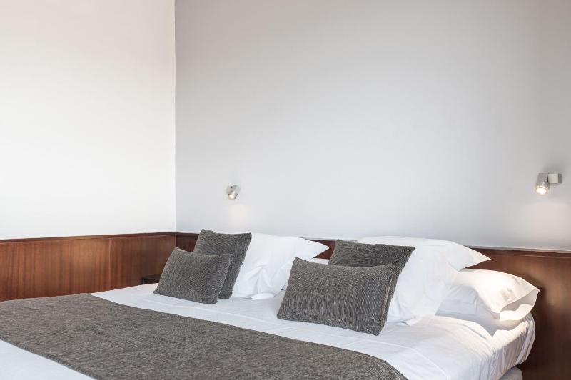 Superior Double or Twin Room image 4