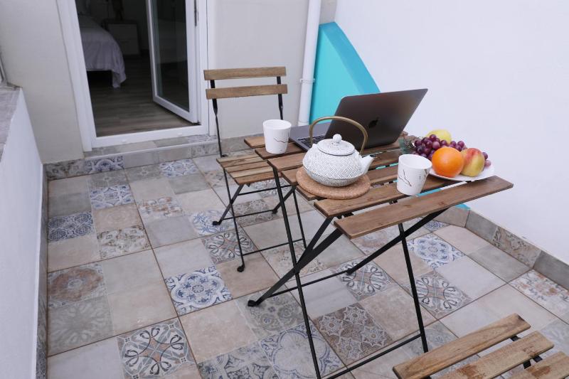 Umihouse apartamentos centro Alicante - image 10