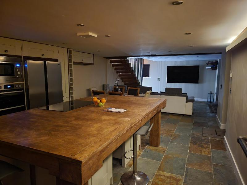 Green Barn - image 43