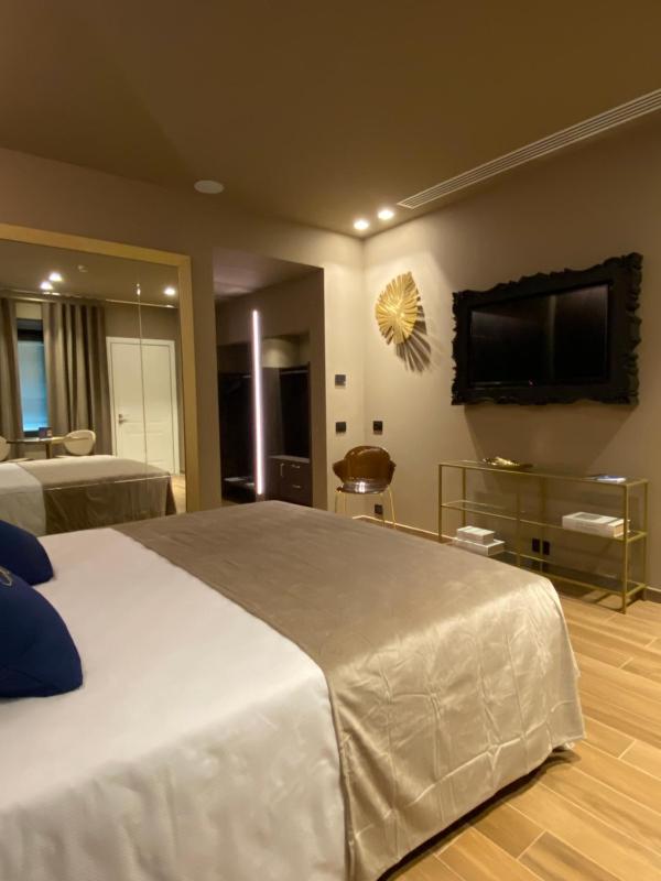 Deluxe Room image 4