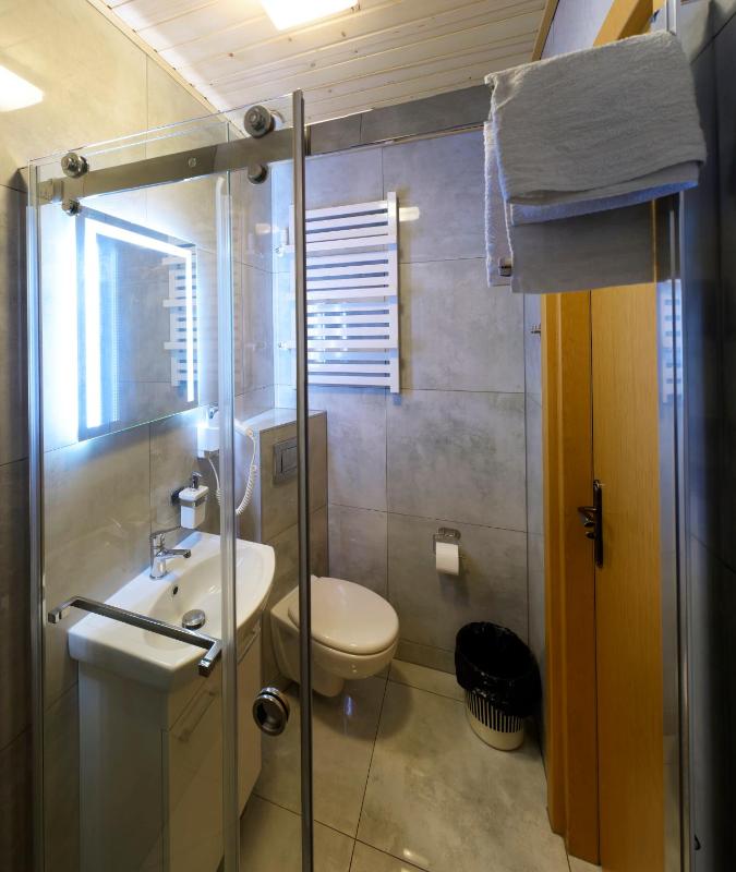 Double Room with Private Bathroom image 4