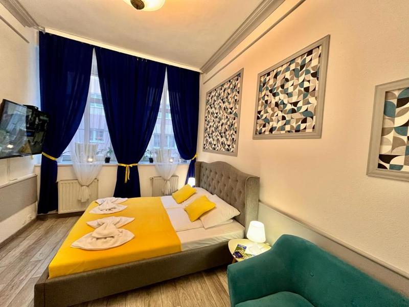 Double or Twin Room image 2