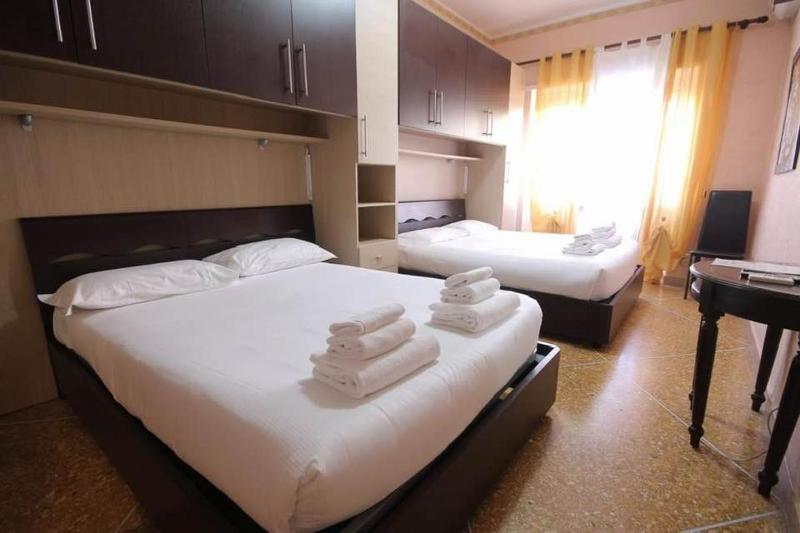 Studio Apartment image 4