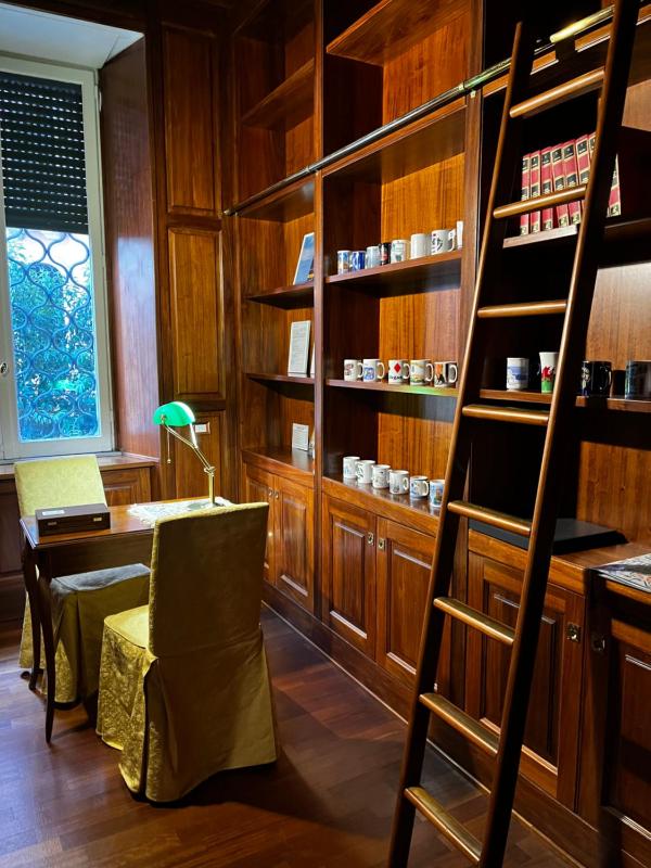 King Room with Spa Bath image 4