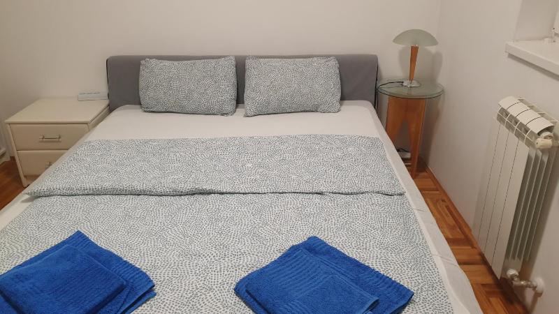 One-Bedroom Apartment image 4
