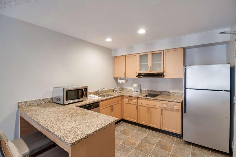 Studio Suite King image 2