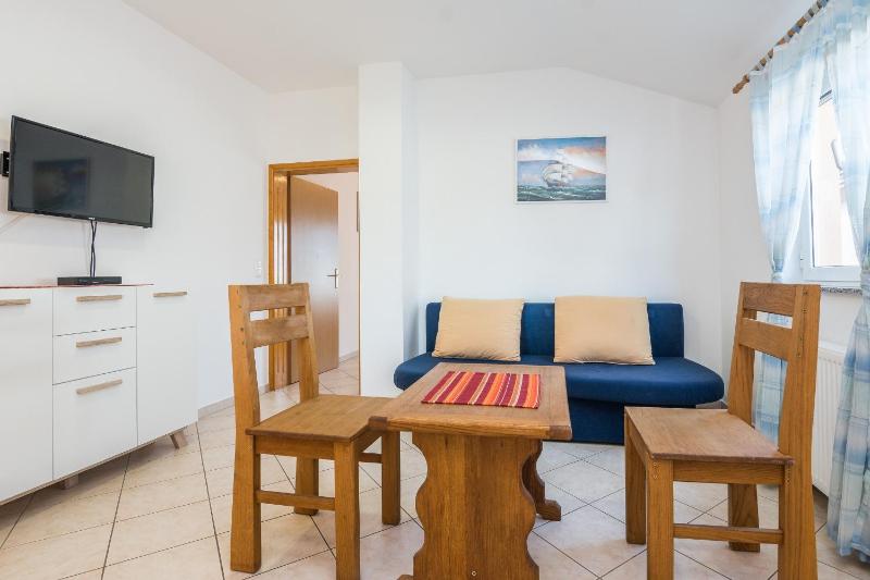 Apartments with parking space Vir - 20201 - image 8