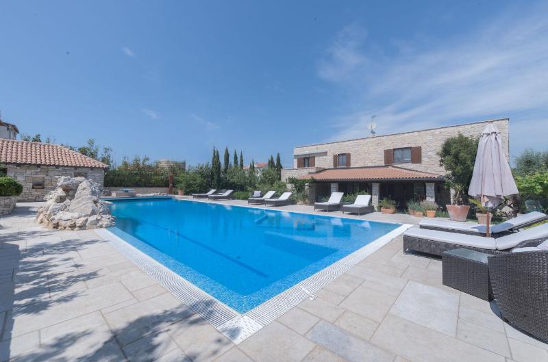 Apartments Villa Renata - image 1