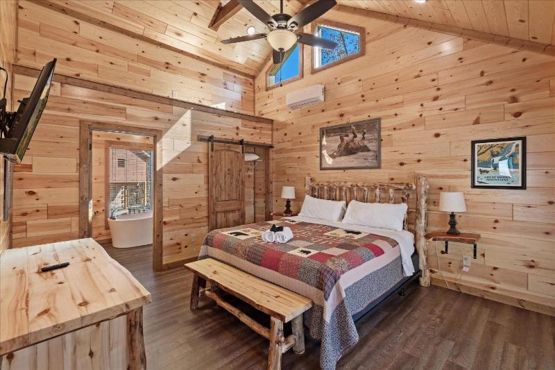 Smokey Treats cabin - image 18