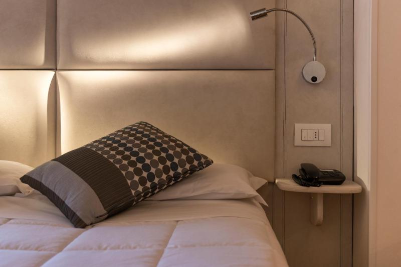 Superior Single Room image 3