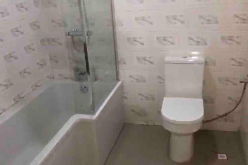 Well presented apartment with 2 master bedrooms. - image 11