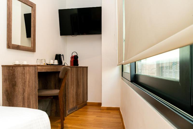 Superior Suite image 2