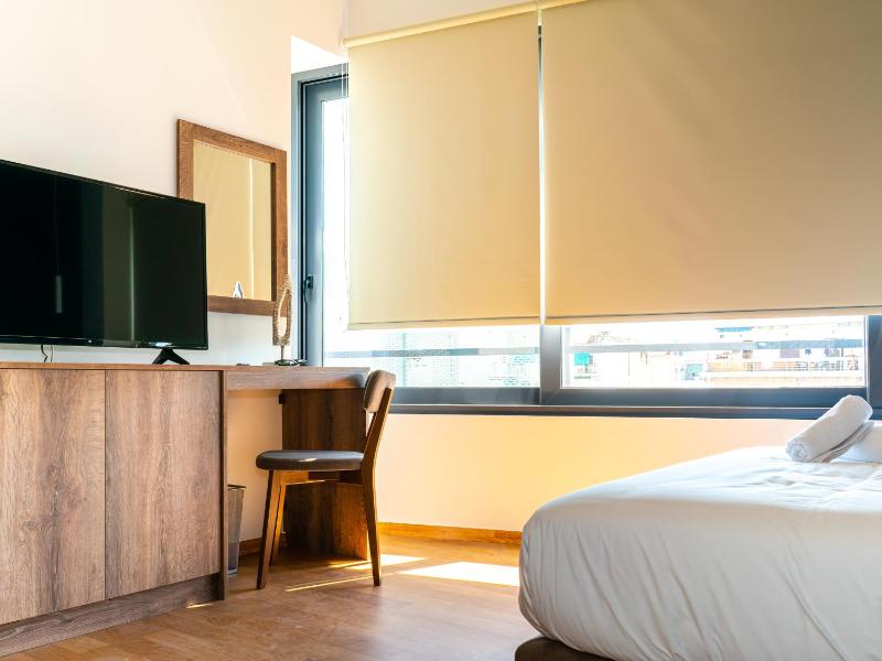 Suite with City View image 2