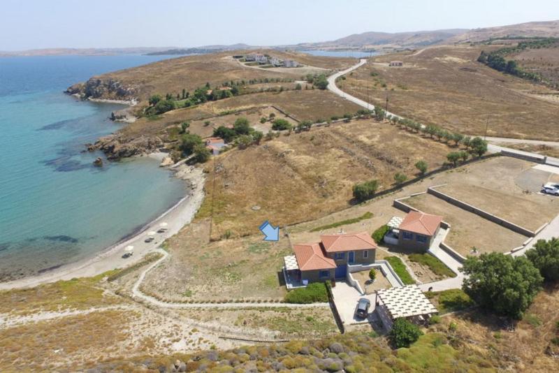 Studio Apartment with Sea View image 1