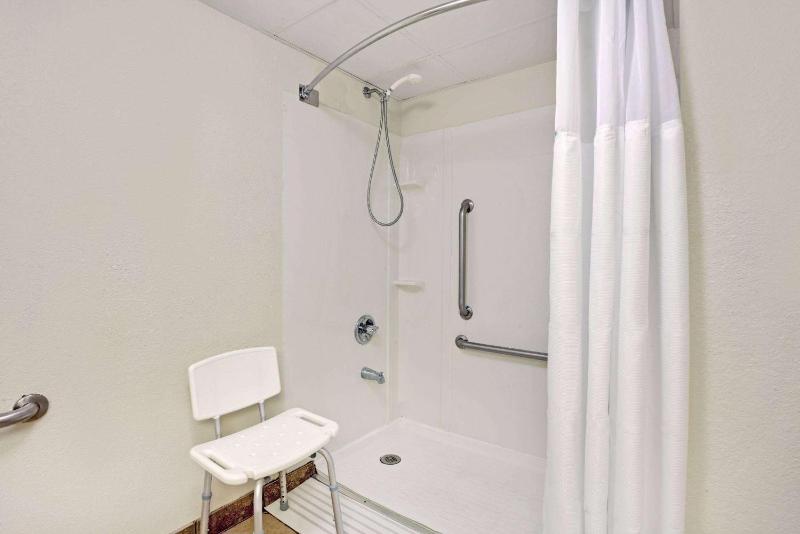 Double Room with Mobility Access and Roll-In Shower -  Non-Smoking image 2