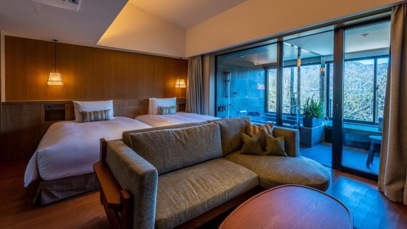 Stylish Premium Suite with Hot Spring Bath  image 2