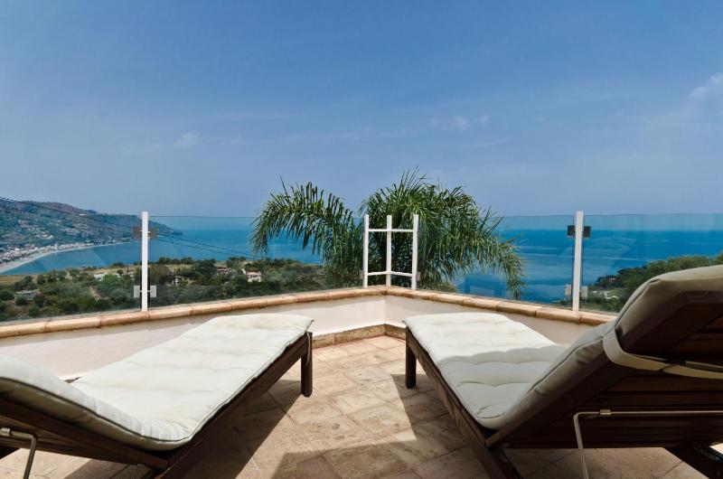 Double Room with Sea View and Terrace image 1