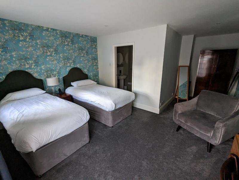 Twin Room image 1