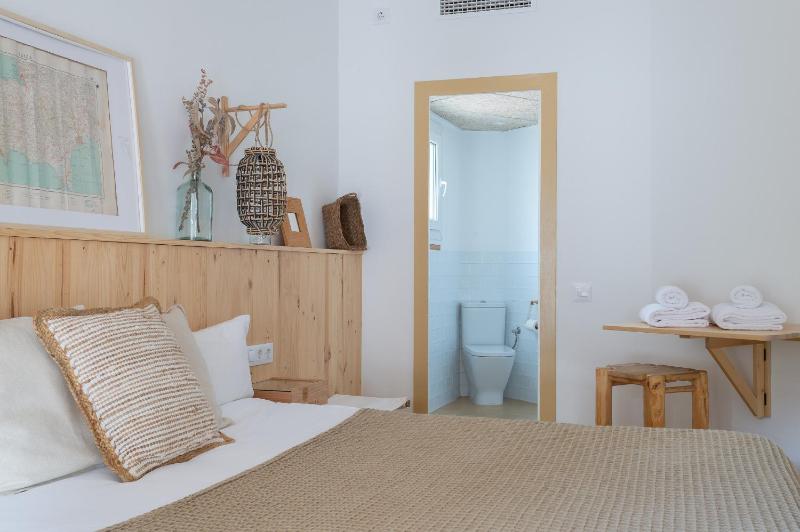 Superior Double Room image 3