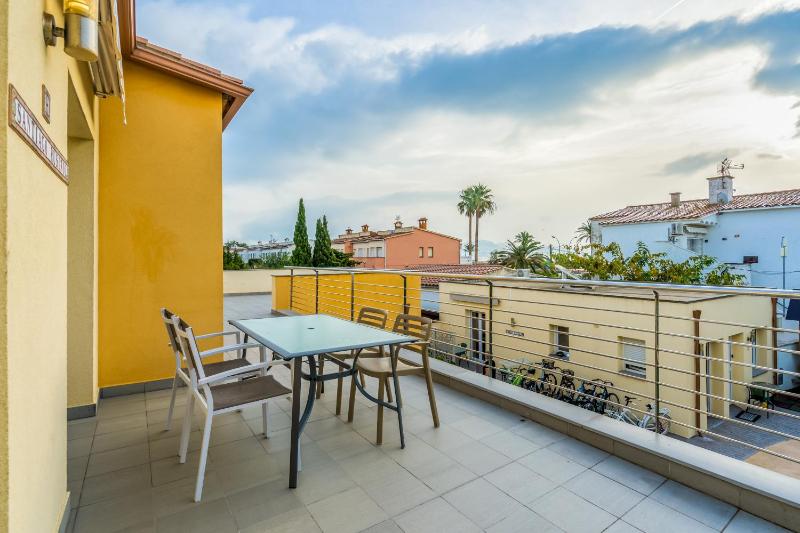Apartment with Sea View image 3