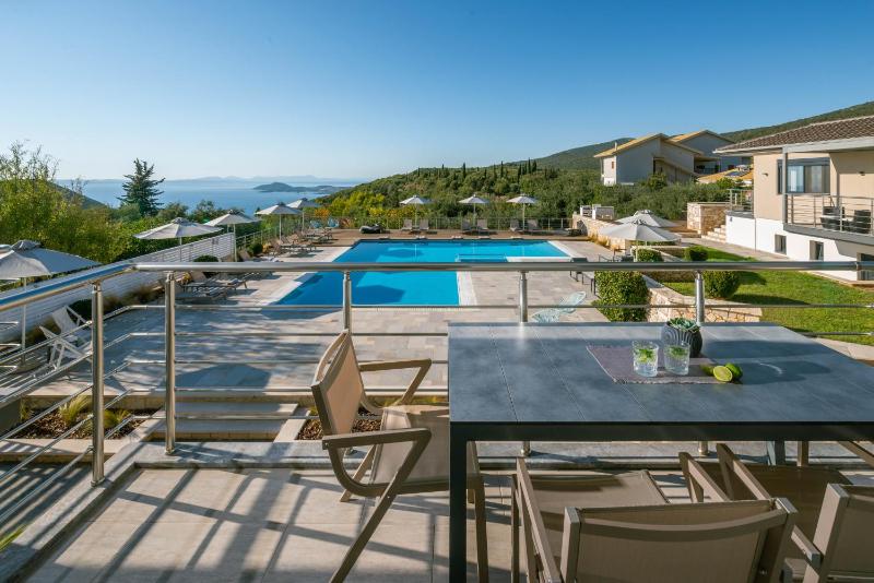 One-Bedroom Apartment with Sea View (4 Adults) image 4