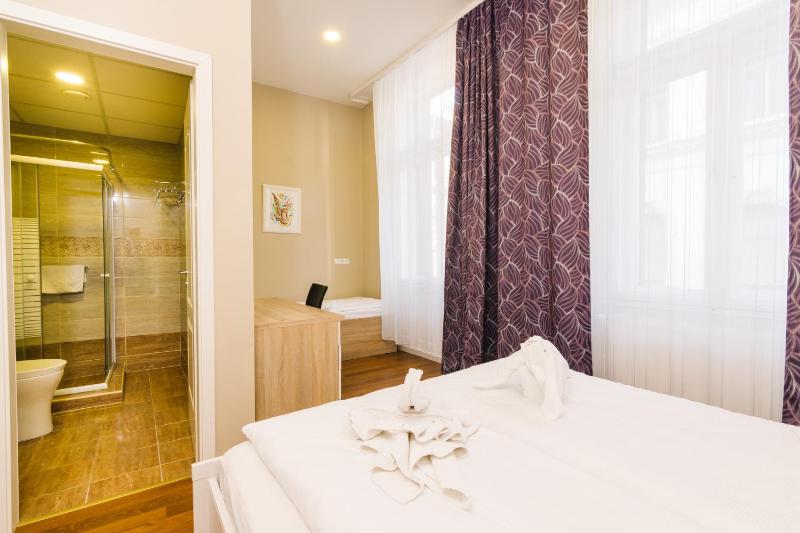 Superior Apartment image 2