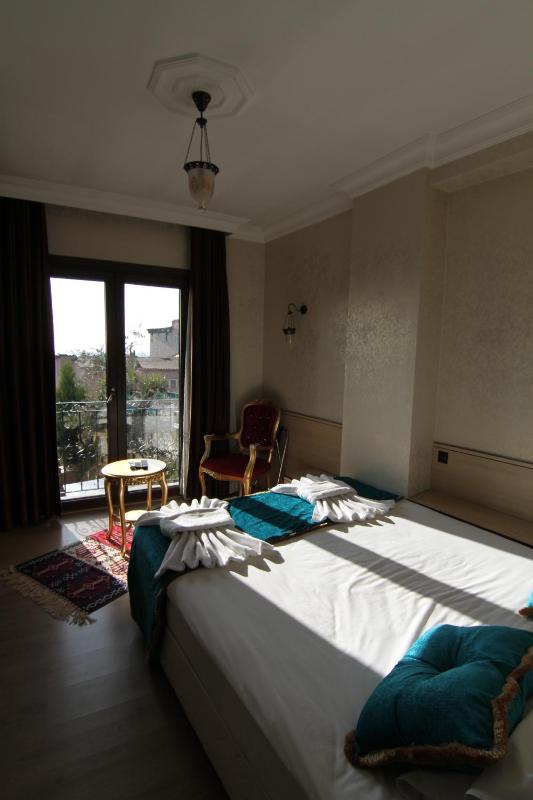 Double or Twin Room with Sea View image 3