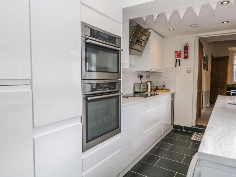 Derwent Cottage - image 11