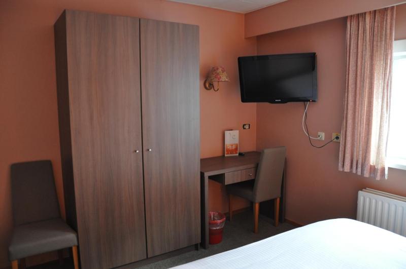 Small Standard Room image 4
