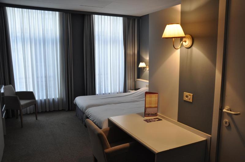 Standard Room image 4