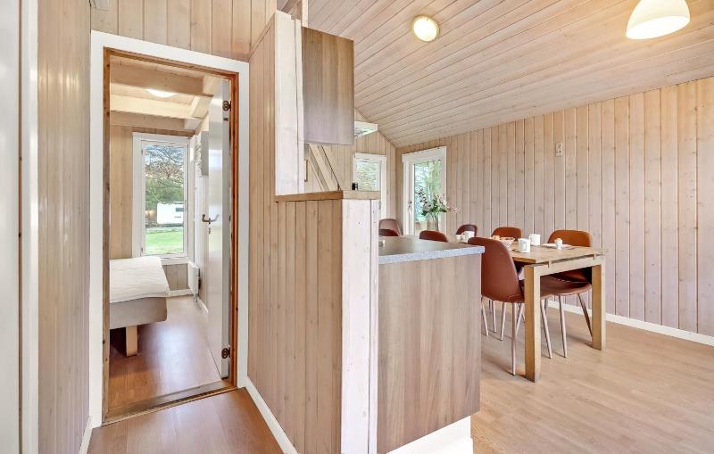 Three-Bedroom Bungalow with Private Toilet & Shower image 4