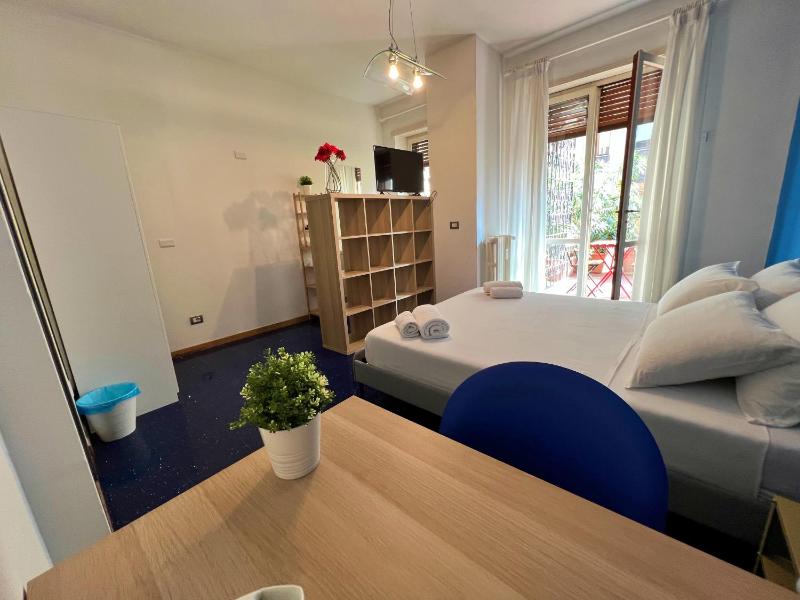 Large Double Room image 2