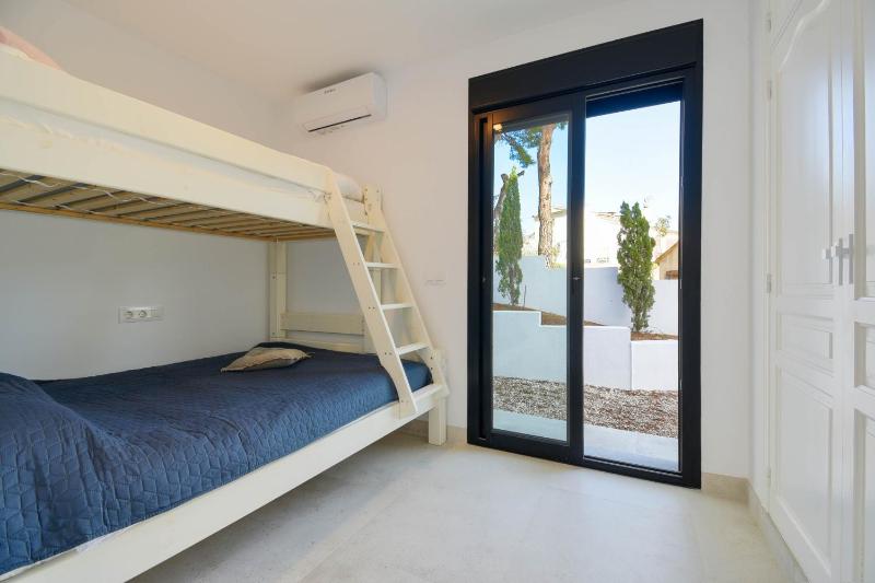 Graham Holiday Rentals - Magnolia - image 23