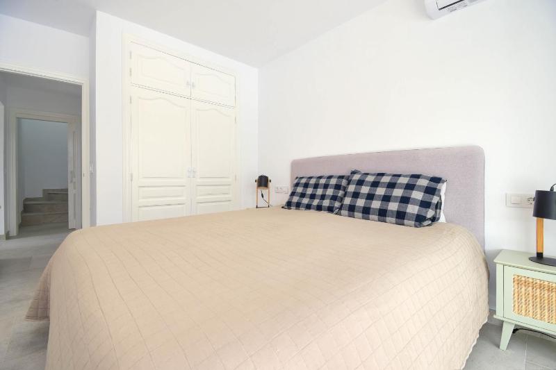 Graham Holiday Rentals - Magnolia - image 27