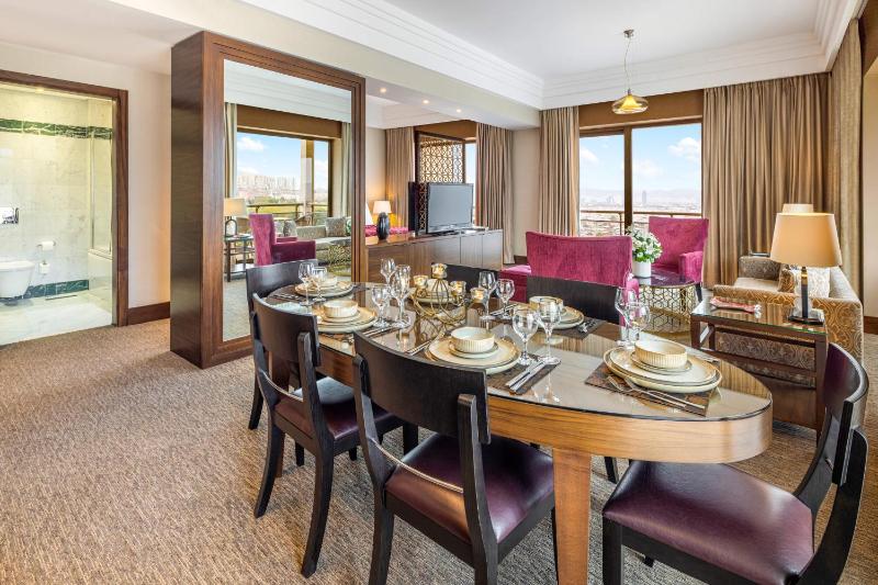 King Suite image 4