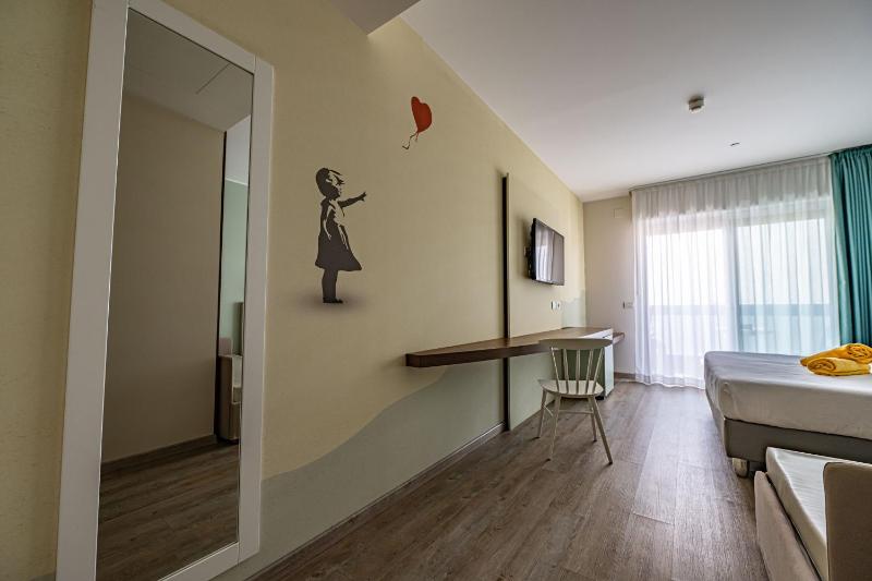 Superior Double or Twin Room image 3